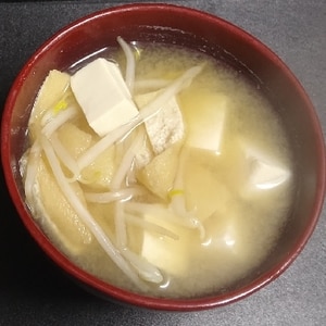 大鰐温泉もやしと豆腐の味噌汁♪